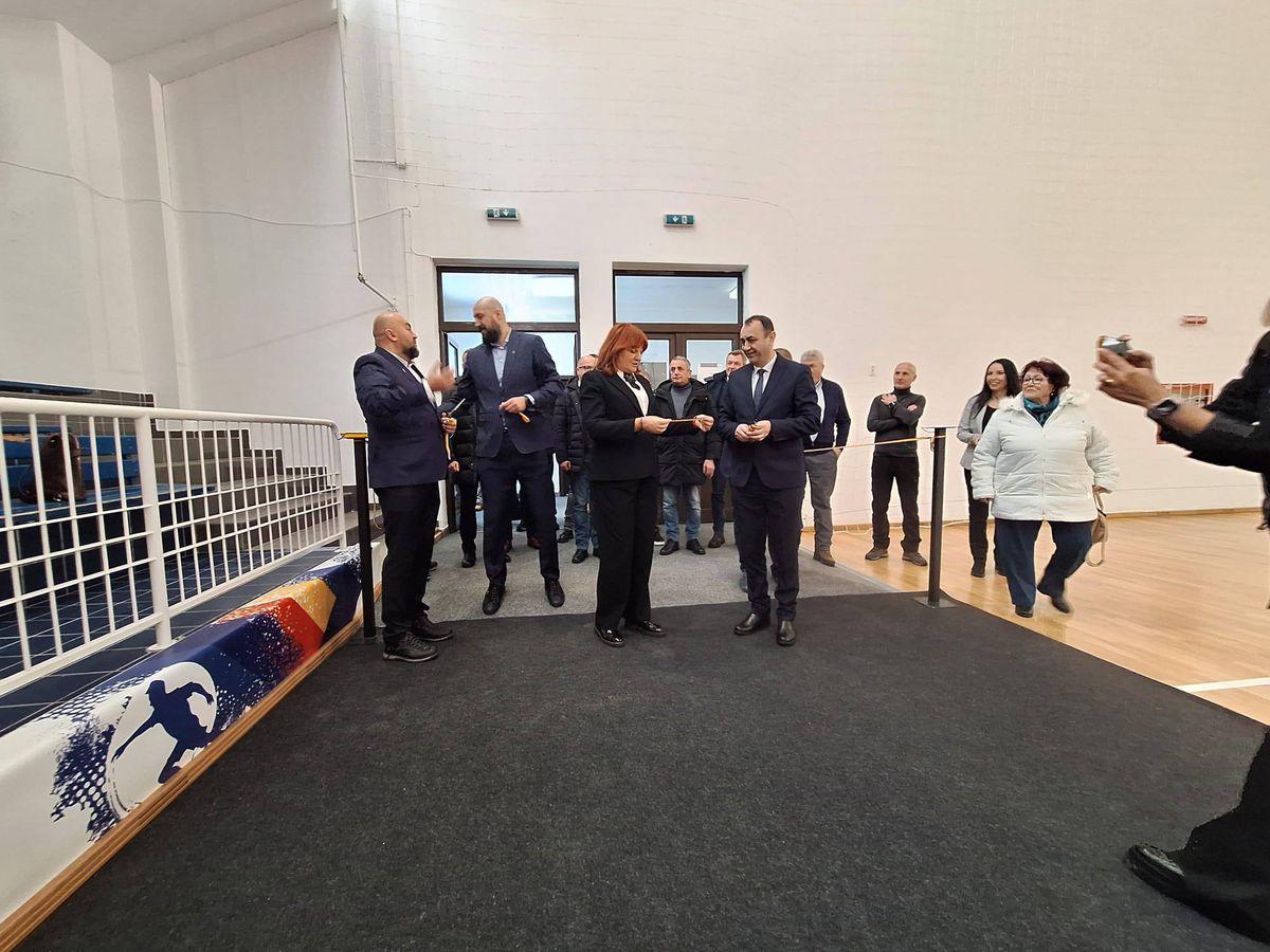 Sigur n-au greșit?! Unde se joacă Final Four-ul Cupei României » Noua sală „cu cele mai bune condiții pentru spectatori” are bănci din lemn!