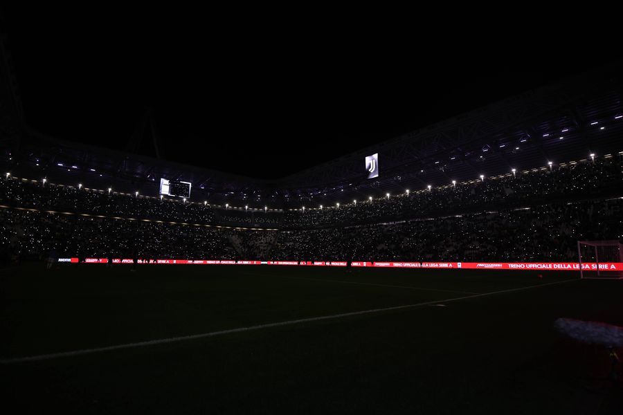 S-au ascuns în stadion și au furat 3 sticle de șampanie » Cum s-a încheiat aventura fraților care au încercat să doarmă pe „Allianz Stadium”