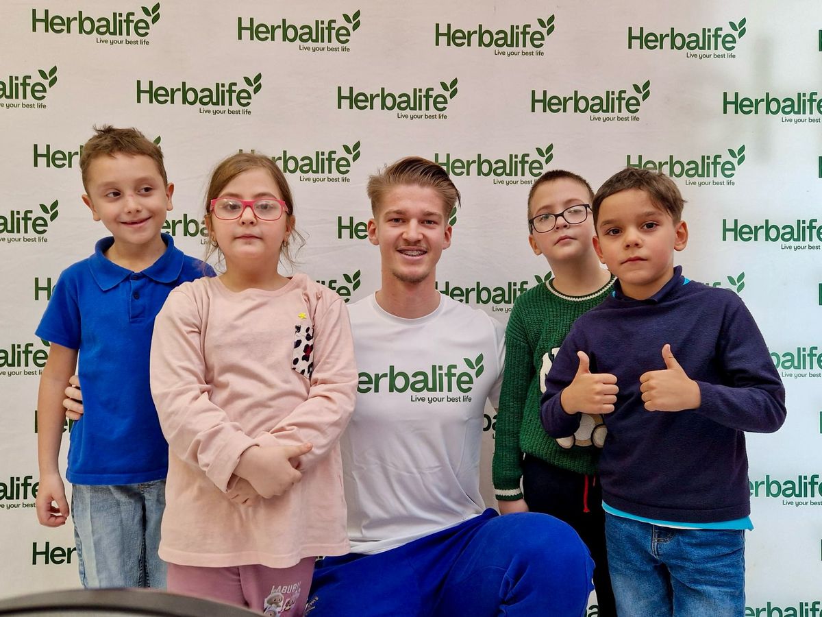 Canotorii lotului național, alături de copiii defavorizați: „Sunt foarte entuziasmați și știau despre ce e vorba, știau mișcarea”