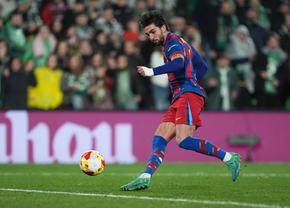Gol anulat în Racing Santander - Barcelona » Meciul din Cupa Spaniei a început cu 15 minute mai târziu