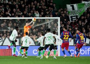 Gazdele au început mai ofensiv partida în Racing Santander - Barcelona » Duelul din optimile Cupei Spaniei a început cu o întârziere