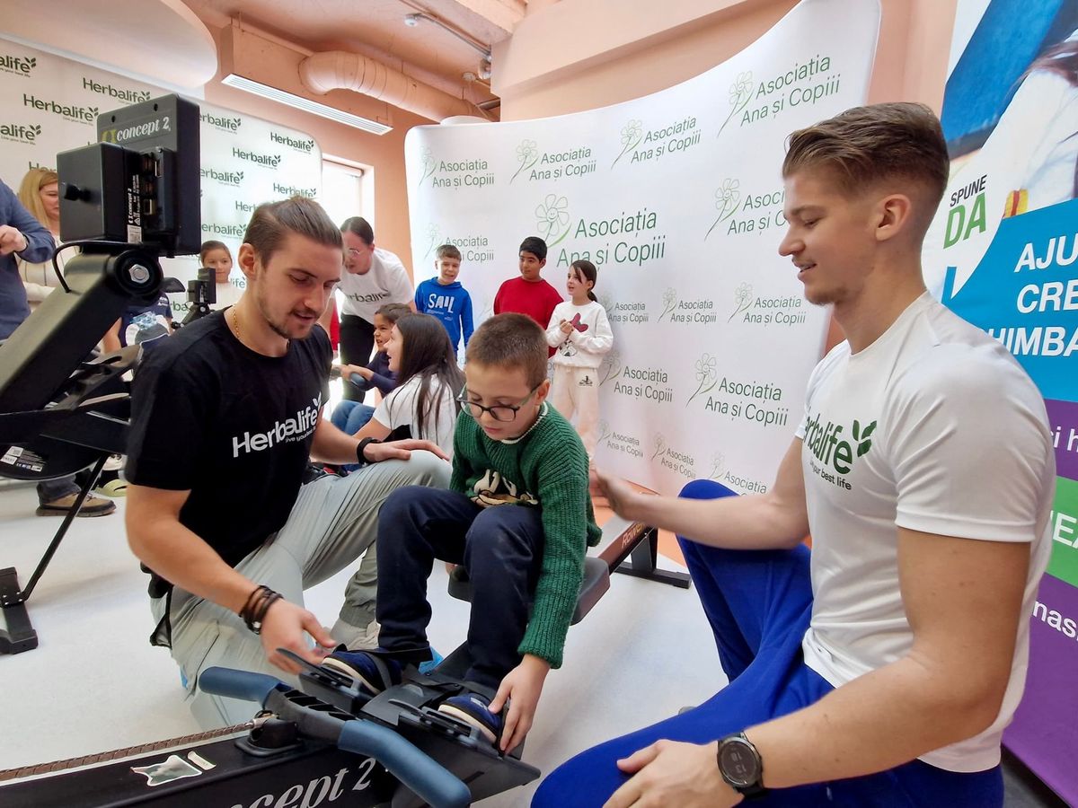 Canotorii lotului național, alături de copiii defavorizați: „Sunt foarte entuziasmați și știau despre ce e vorba, știau mișcarea”