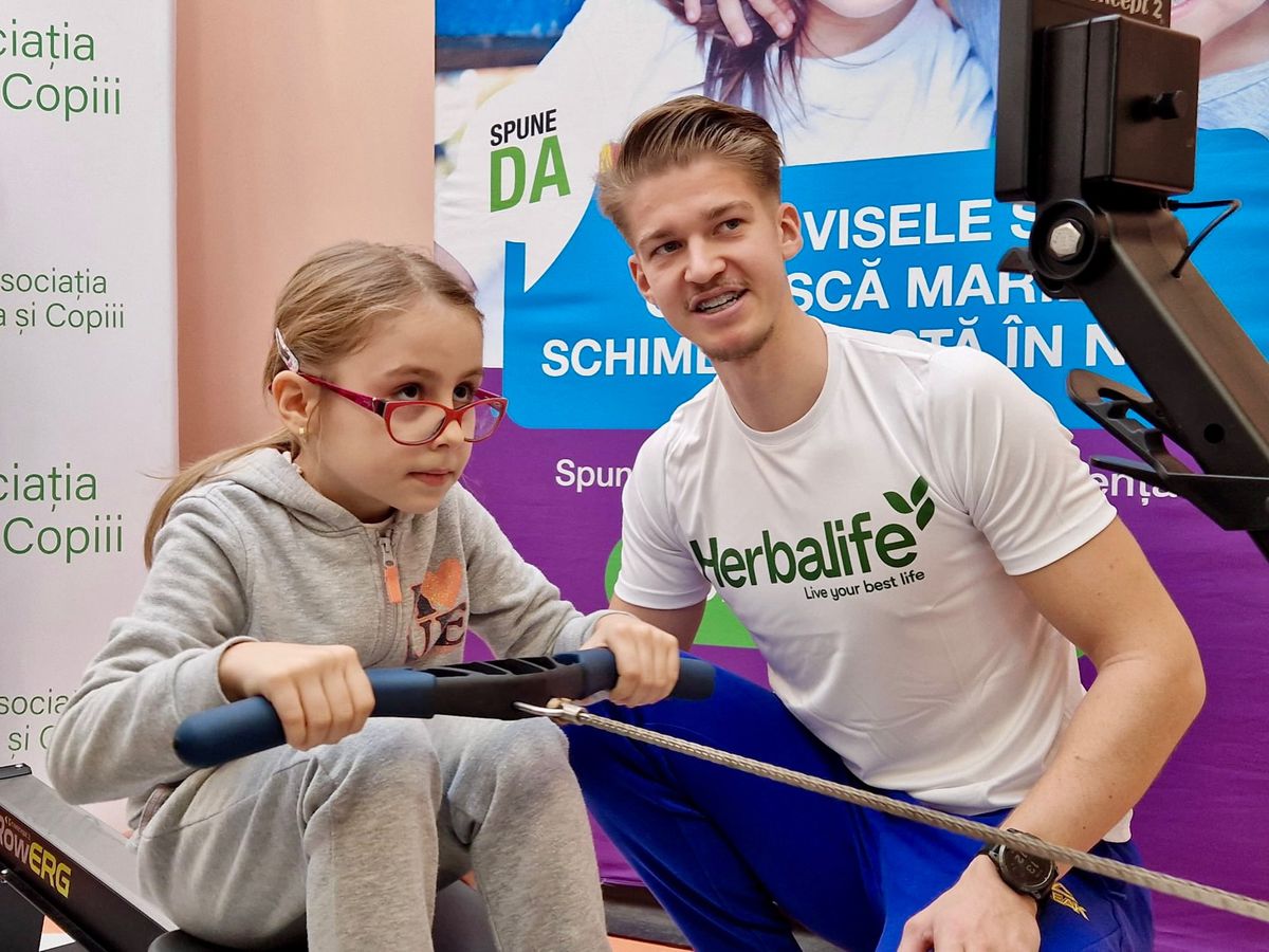 Canotorii lotului național, alături de copiii defavorizați: „Sunt foarte entuziasmați și știau despre ce e vorba, știau mișcarea”