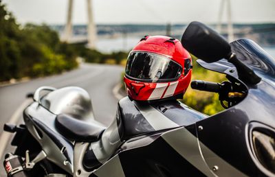 Tipuri de căști moto: cum alegi modelul potrivit nevoilor tale