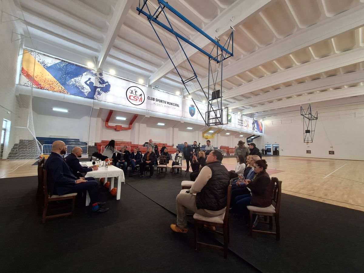 Sigur n-au greșit?! Unde se joacă Final Four-ul Cupei României » Noua sală „cu cele mai bune condiții pentru spectatori” are bănci din lemn!