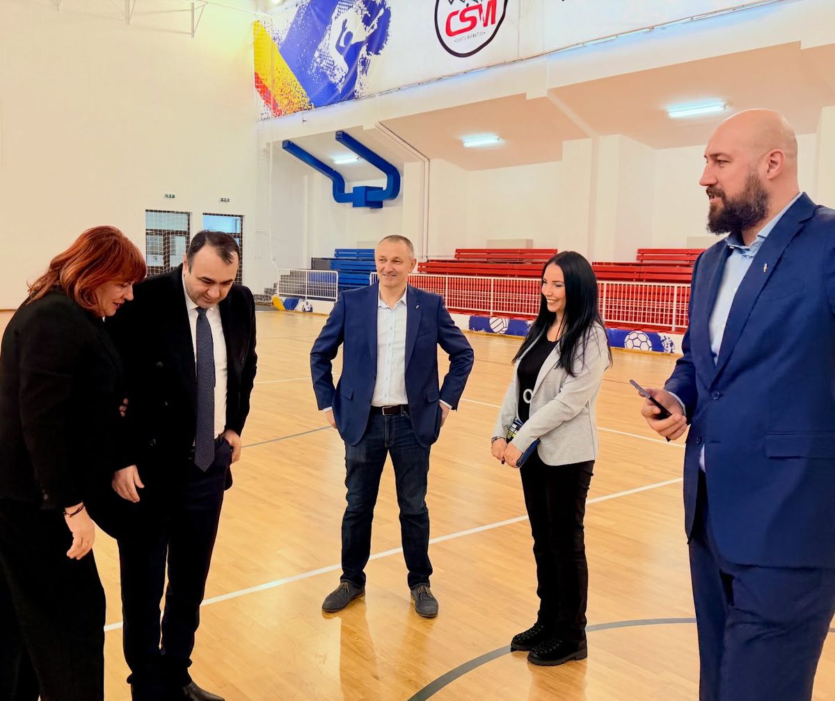 Sigur n-au greșit?! Unde se joacă Final Four-ul Cupei României » Noua sală „cu cele mai bune condiții pentru spectatori” are bănci din lemn!