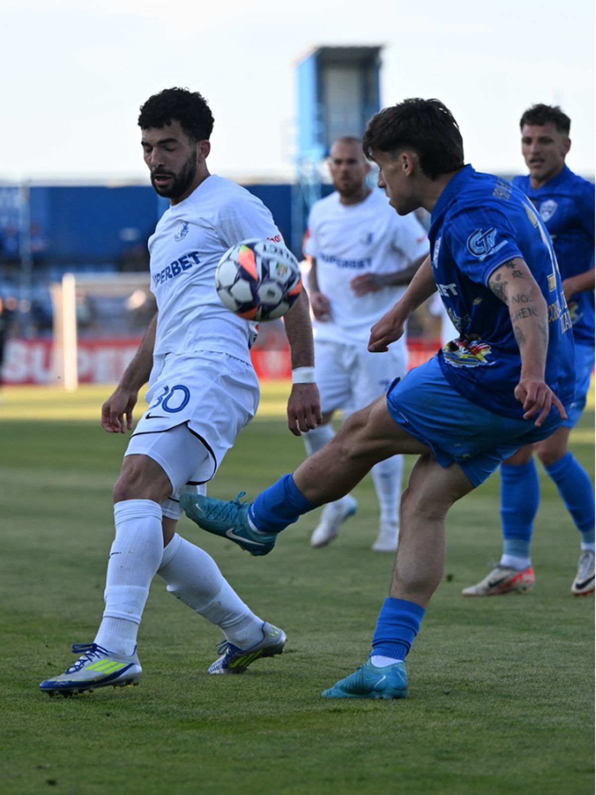 „Grealish” din Superliga! Noul transfer impresionează cu gambele lui masive și se prezintă: „Am venit la cea mai mare echipă din România”