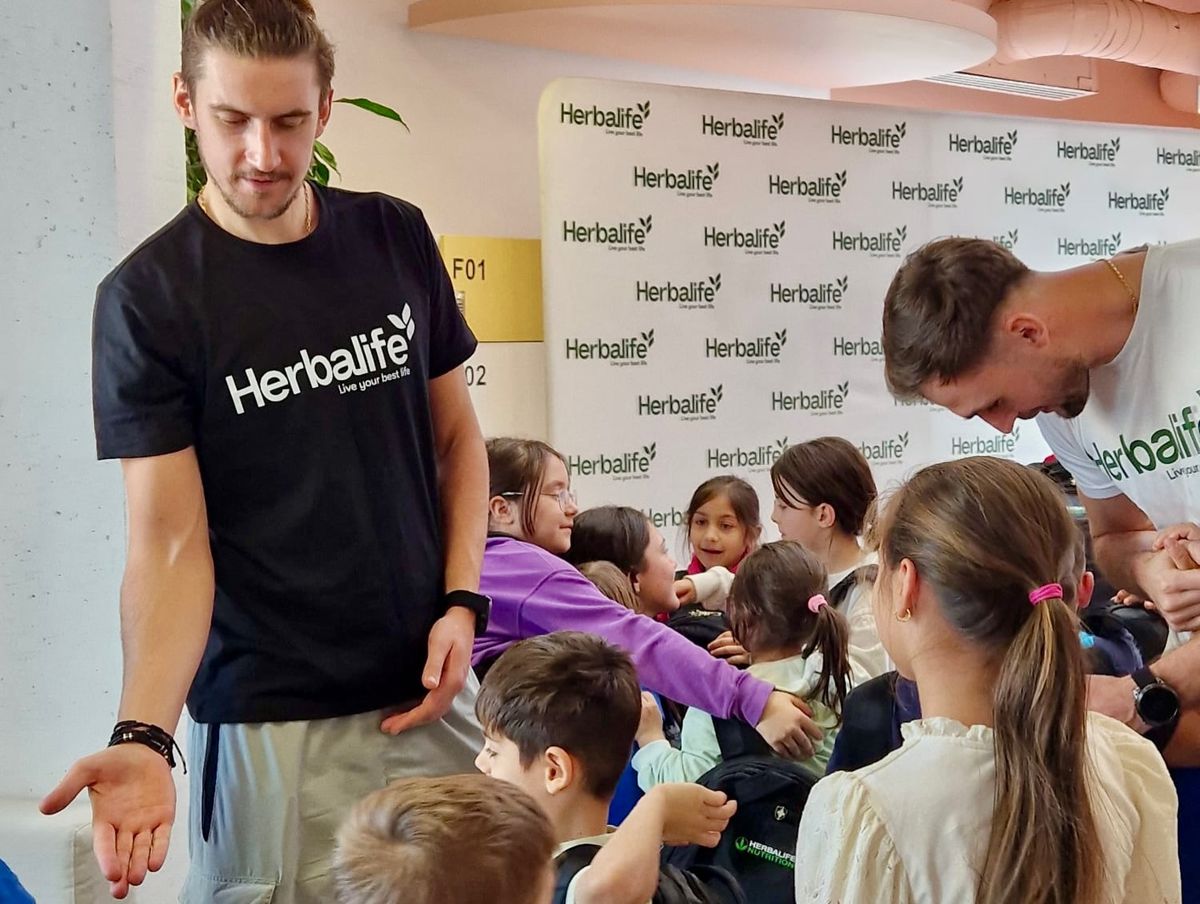 Canotorii lotului național, alături de copiii defavorizați: „Sunt foarte entuziasmați și știau despre ce e vorba, știau mișcarea”