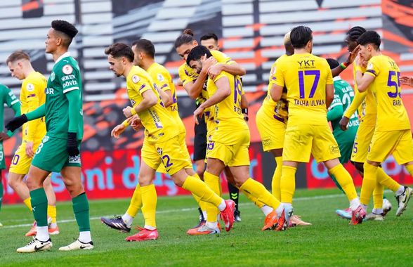 Răsturnare de scor în duelul românesc din Cupa Turciei » Debut la 6 zile de la transfer