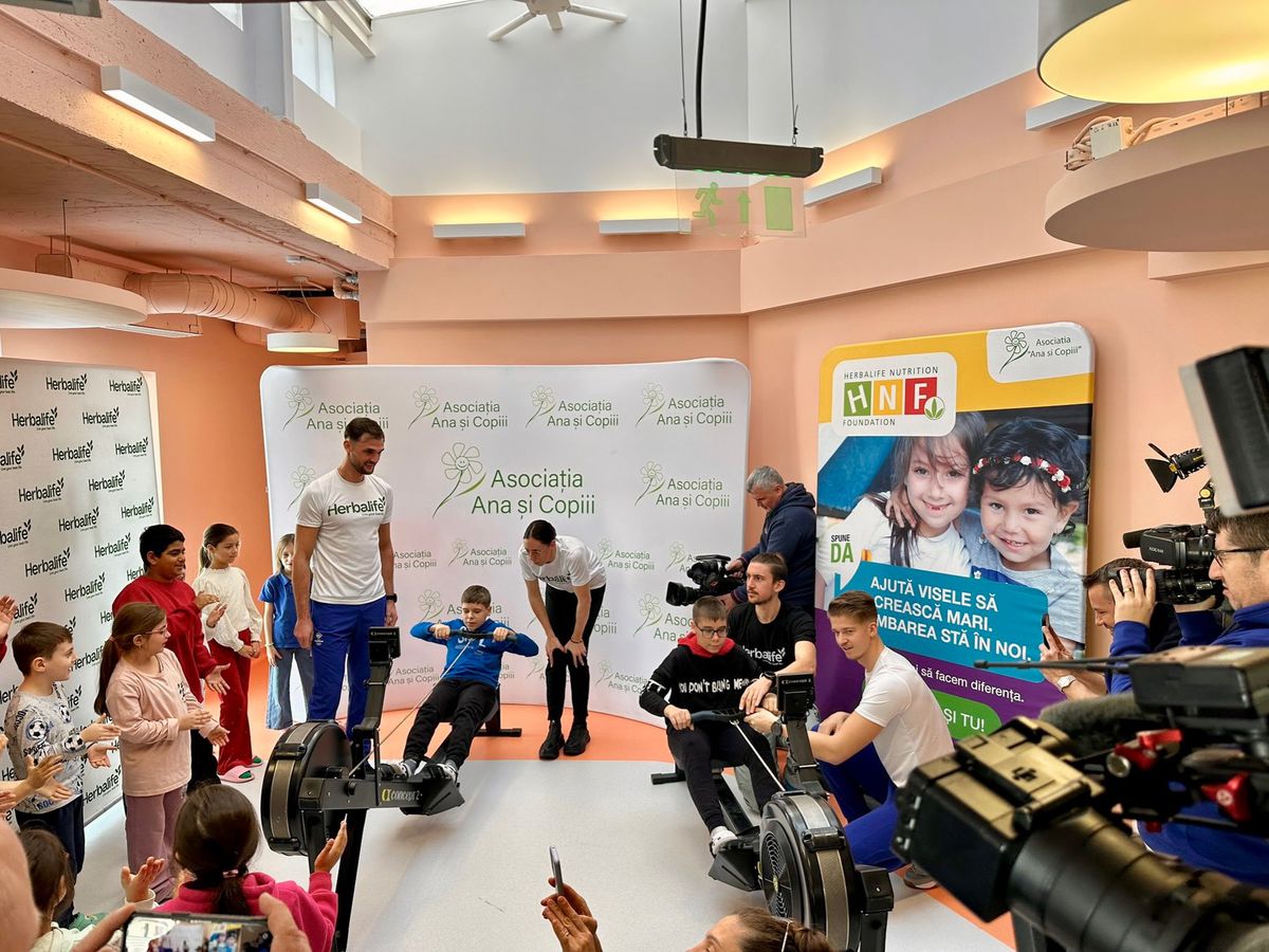 Canotorii lotului național, alături de copiii defavorizați: „Sunt foarte entuziasmați și știau despre ce e vorba, știau mișcarea”