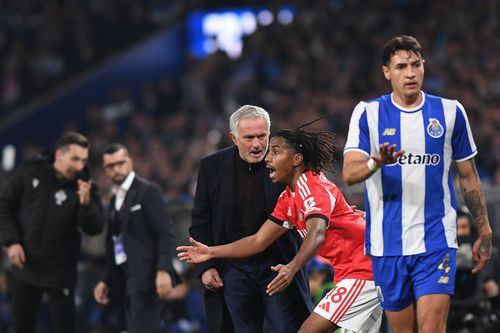 Mourinho a pierdut al doilea trofeu în 7 zile și a răbufnit: „O situație dificilă, de ce îmi puneți această întrebare?”