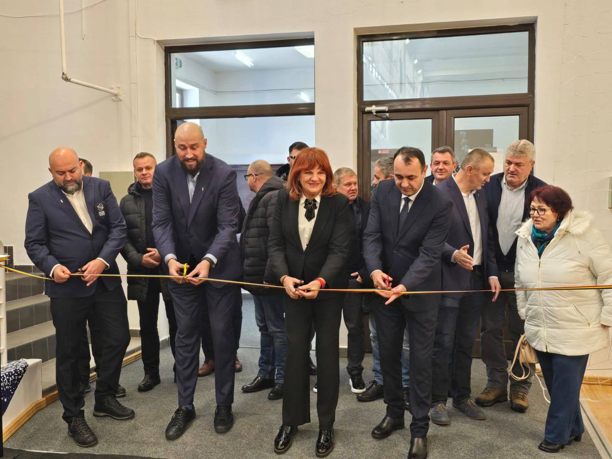 Sigur n-au greșit?! Unde se joacă Final Four-ul Cupei României » Noua sală „cu cele mai bune condiții pentru spectatori” are bănci din lemn!