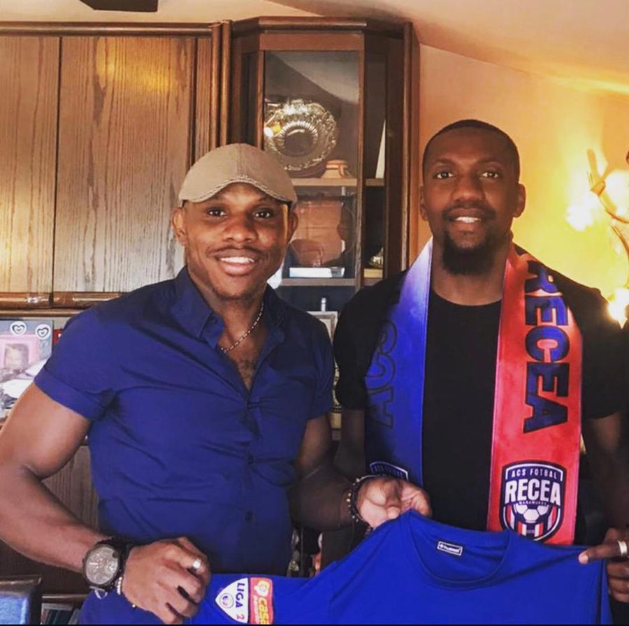 „Rețeaua Nigeria” » Jucători păcăliți sau legați cu clauze aberante de un fost fotbalist care acționează ca fals impresar în România + „Săracii, le cereau colegilor bani pentru Paracetamol!”