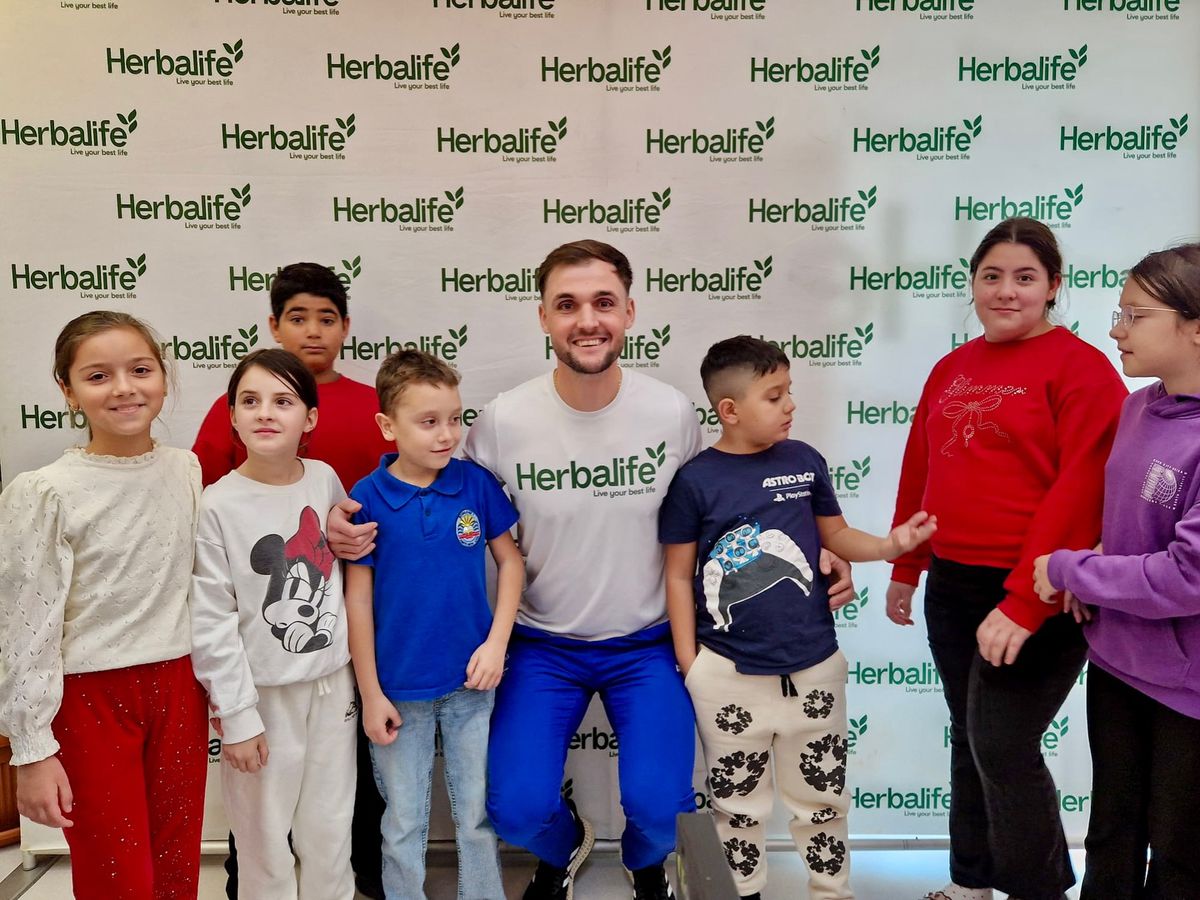 Canotorii lotului național, alături de copiii defavorizați: „Sunt foarte entuziasmați și știau despre ce e vorba, știau mișcarea”