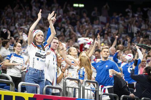 Au închis tot! Peste 10% din populația țării s-a deplasat la Campionatul European de Handbal: „Toată lumea are liber, sunt singurul rămas acasă”