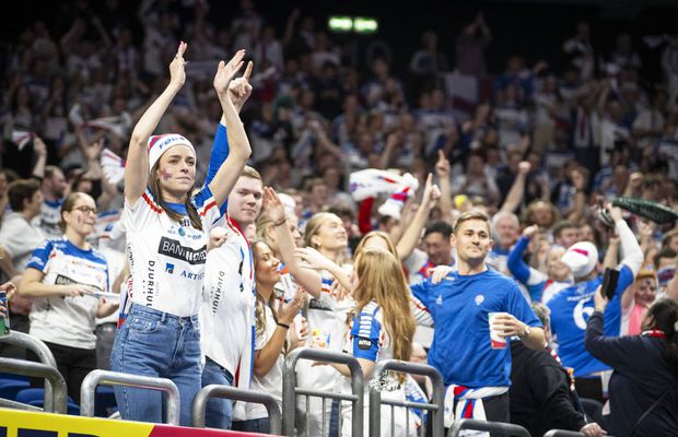 Au închis tot! Peste 10% din populația țării s-a deplasat la Campionatul European de Handbal: „Toată lumea are liber, sunt singurul rămas acasă”