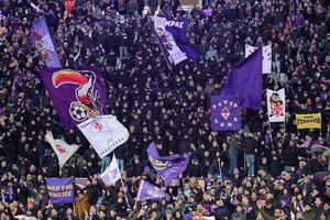 Un om suspendat doi ani și jumătate vine să o salveze pe Fiorentina de la retrogradare
