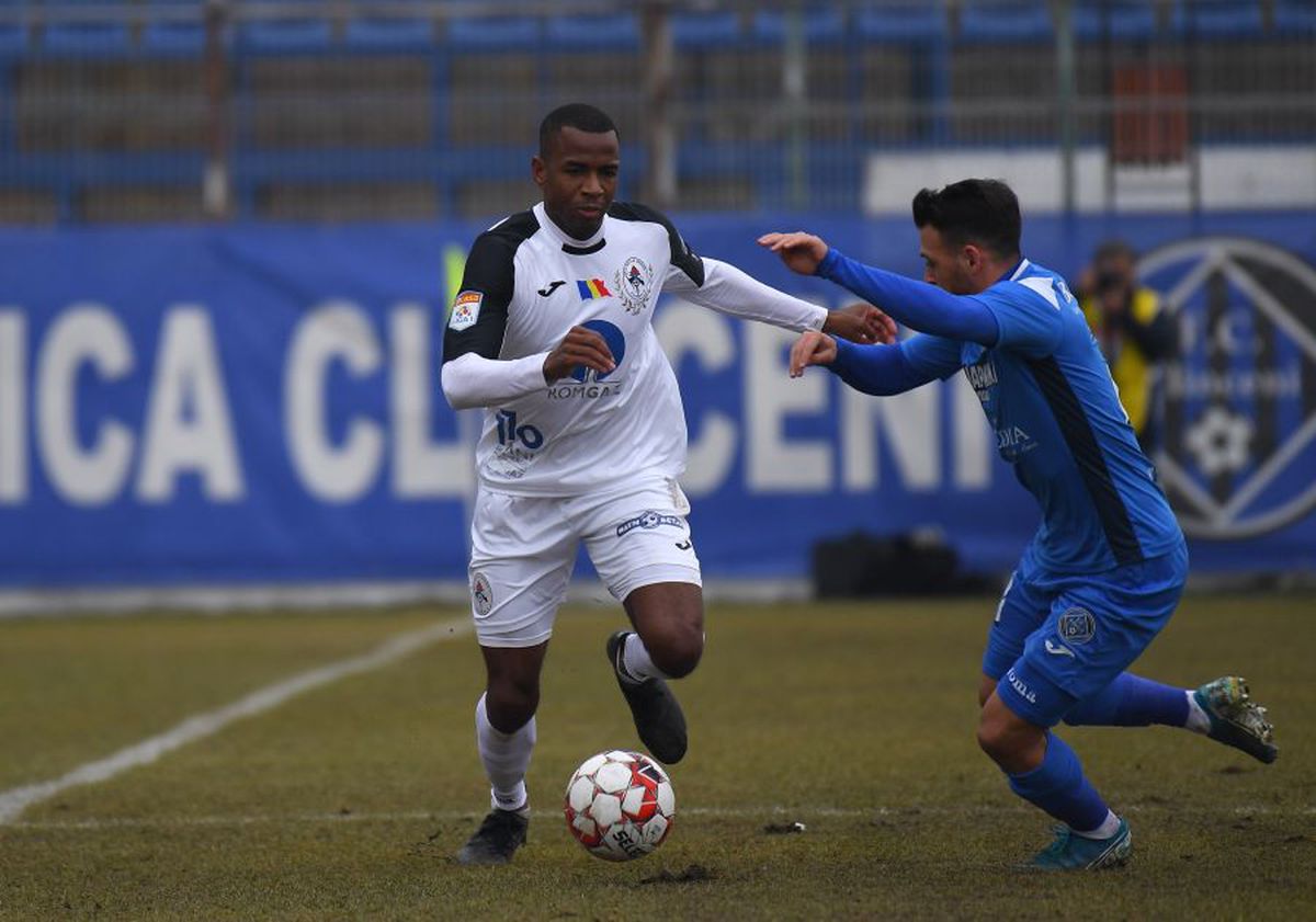 CLINCENI - GAZ METAN 2-3 // Ilie Poenaru a făcut scandal după meci: „Stai, fratele meu, la Liga 2, până înveți să arbitrezi! Nu suntem doriți în Liga 1”