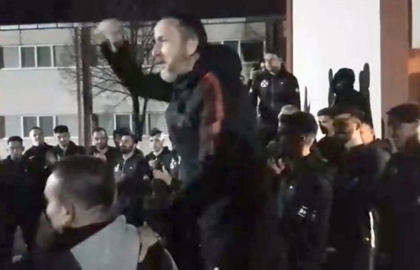 DINAMO - FCSB // VIDEO Fanii au mers peste jucători în cantonament! Liderul Mustață le-a ținut un discurs + MM Stoica a dat startul scandărilor jignitoare