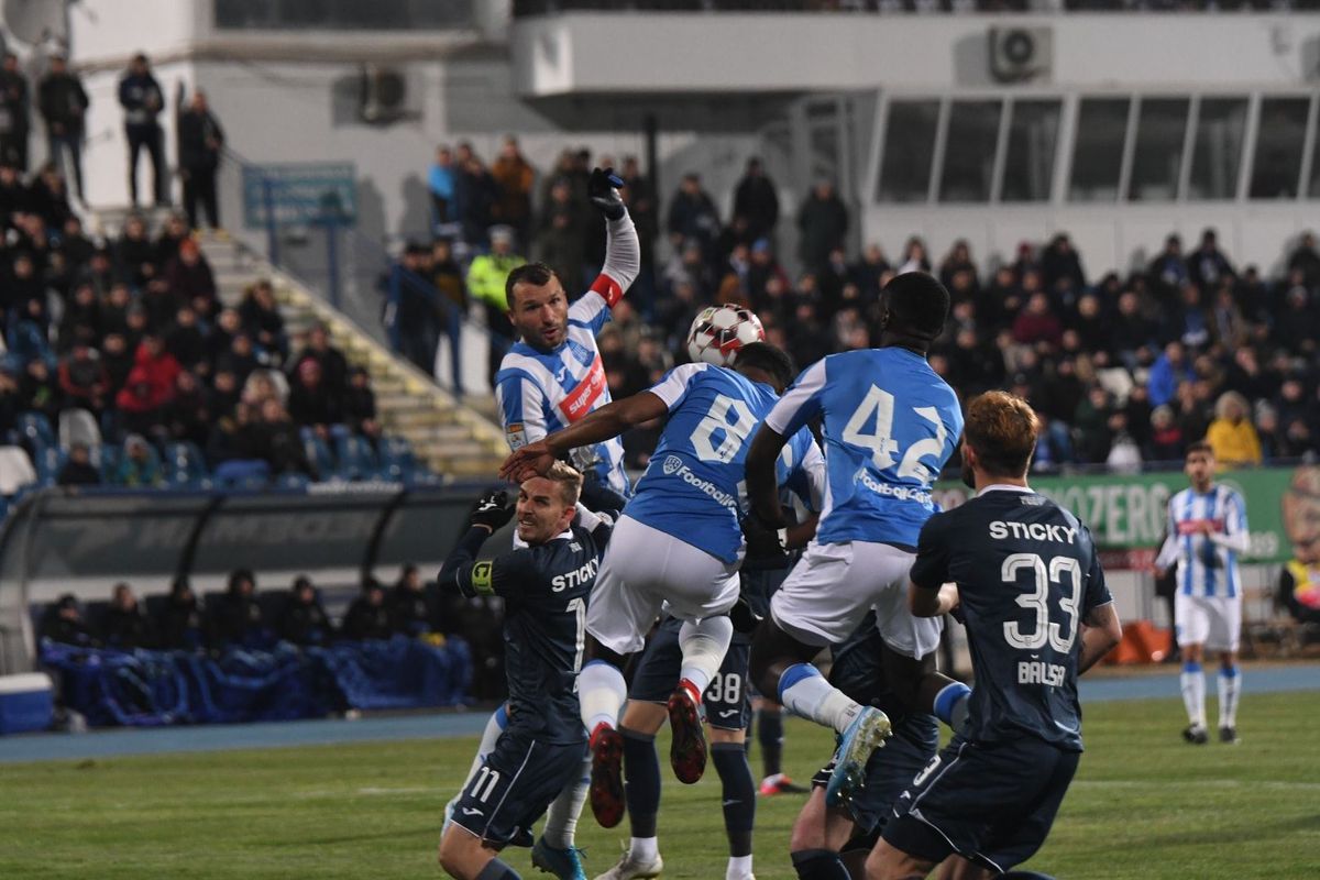 POLI IAȘI - CRAIOVA 2-5 // Mircea Rednic se ia de publicul din Copou: „N-am înțeles atitudinea lor” + „Portarul trăgea de timp ca Dino Zoff”