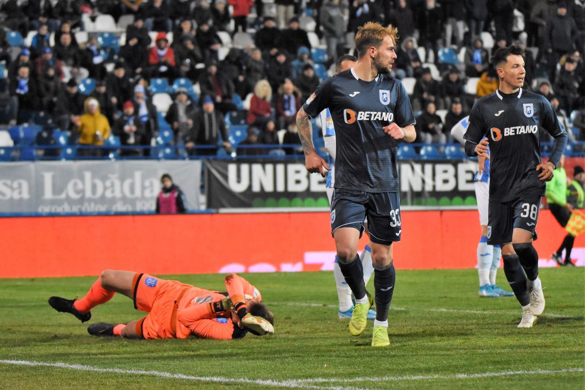 POLI IAȘI - CRAIOVA 2-5 // Mircea Rednic se ia de publicul din Copou: „N-am înțeles atitudinea lor” + „Portarul trăgea de timp ca Dino Zoff”