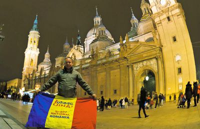 Omul oinei » Nelu Avram, un profesor de sport de la poalele Munților Făgăraș, își face satul cunoscut și își confundă viața cu sportul național al românilor