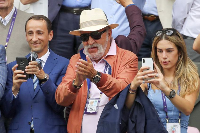 Ion Țiriac, încurajând-o pe Simona Halep la Wimbledon 2019 / Sursă foto: Imago Images