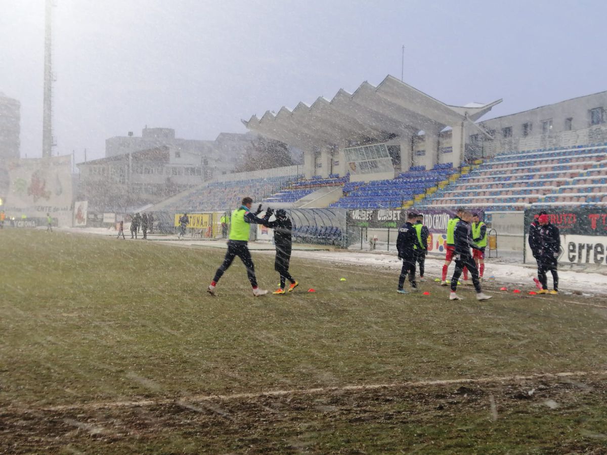 FOTO+VIDEO » Imagini apocaliptice în Moldova! Furtună de zăpadă înainte de Botoșani - Gaz Metan » Nu s-a mai văzut nimic!