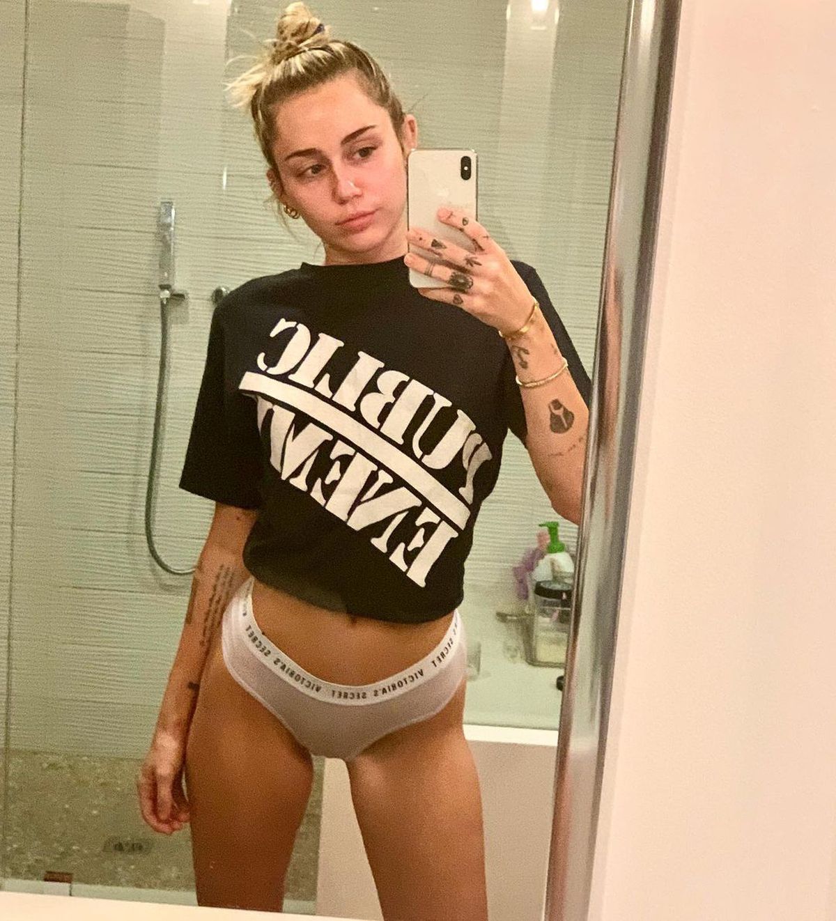 Miley Cyrus -15.02.2021