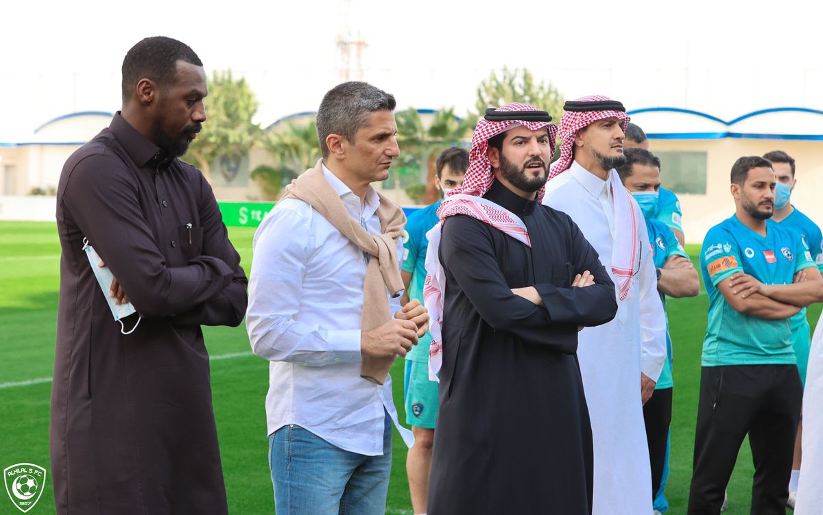 Se întoarce Răzvan Lucescu la Rapid? Reacția antrenorului: „Eu cu ce pot să îi ajut?”