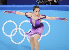 Testată pozitiv, dar cu o mână pe un nou aur! Kamila Valieva a dominat programul scurt de la Beijing