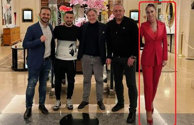 Anamaria Prodan chiar e regina Photoshopului! S-a „băgat” pe fals în poza de la transferul lui Stanciu în China 