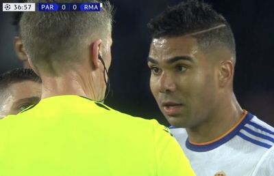 Nervi în PSG - Real Madrid » Casemiro i-a pus mâna în gât unui adversar! Ratează meciul decisiv