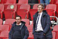Ajax sub asediu! Van der Sar a vrut să-și dea demisia! » Întrebări despre bonusul lui Overmars