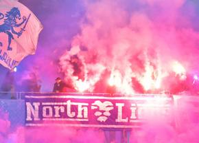 A venit nota de plată după derby-ul Craiovei » Amenzi importante dictate de Jandarmerie după ce ultrașii celor două echipe au oprit meciul de două ori
