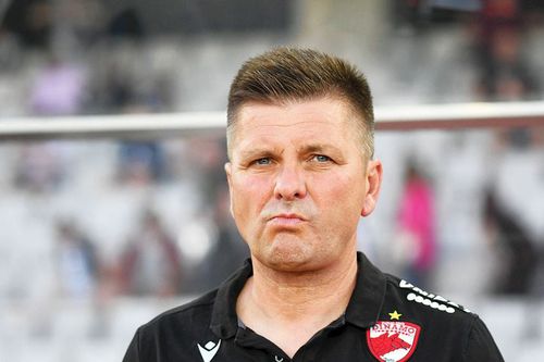 Antrenorul ceh Dusan Uhrin Jr. (55 de ani) spune că nu a putut lua legătura cu niciun om din conducerea clubului Dinamo.