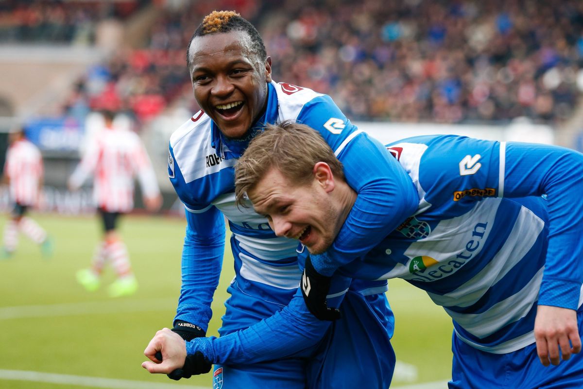 Hervin Ongenda a fost prezentat oficial la Rapid: „Ăsta e fotbalul pe care îmi place să îl joc!”