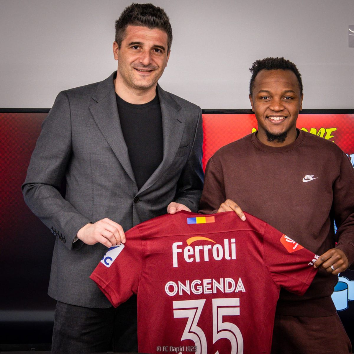 Hervin Ongenda a fost prezentat oficial la Rapid: „Ăsta e fotbalul pe care îmi place să îl joc!”