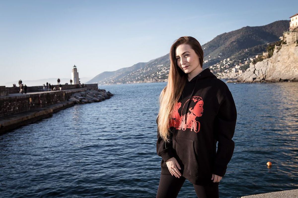 Fosta soție a fotbalistului care a dezvăluit că este homosexual a luat atitudine: „Pentru binele copilului nostru, prefer să stau pe margine”