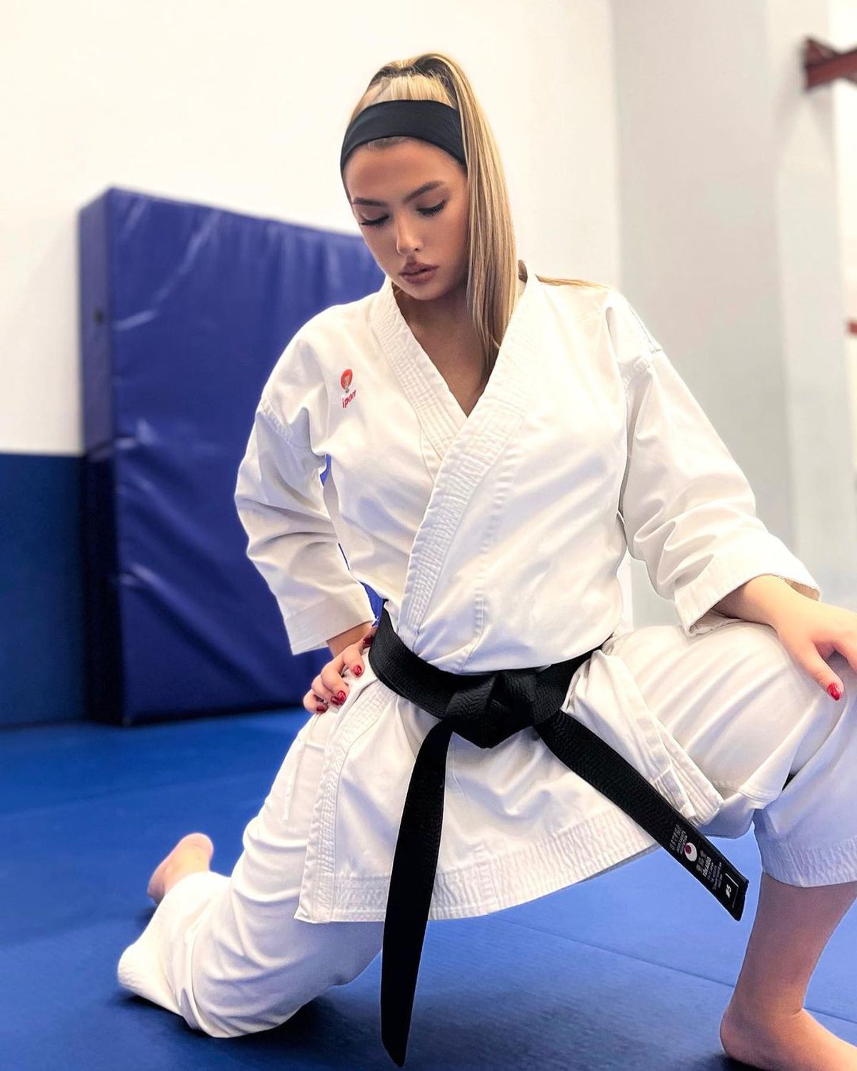 Cea mai atrăgătoare karatistă a furat inima unui milionar elvețian. L-a dat peste cap cu pozele de pe Instagram