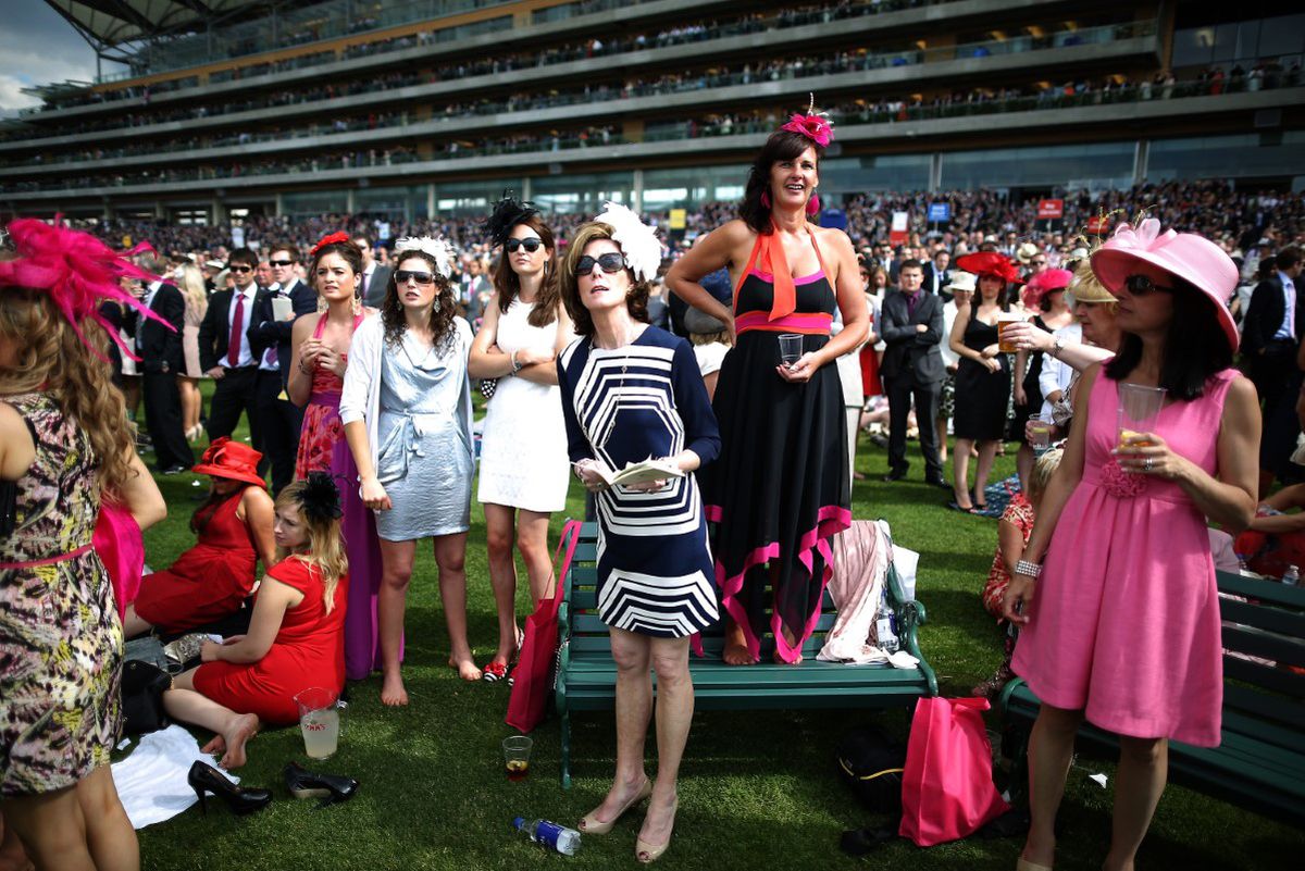 Schimbare după 313 ani! Cursa de cai la care participă familia regală din Marea Britanie renunță la una din tradiții