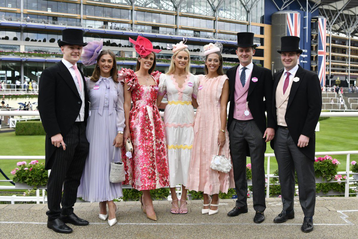 Schimbare după 313 ani! Cursa de cai la care participă familia regală din Marea Britanie renunță la una din tradiții