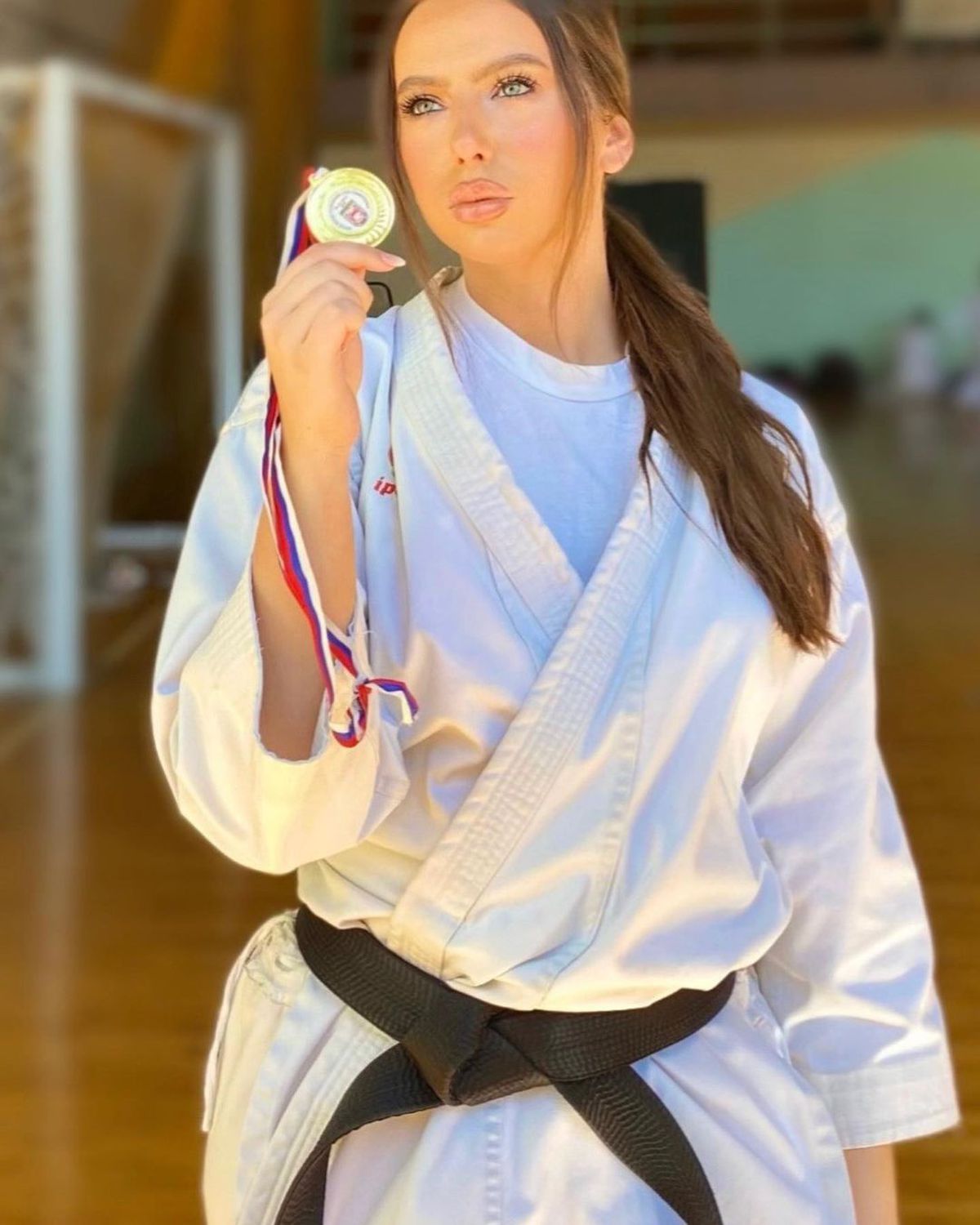 Cea mai atrăgătoare karatistă a furat inima unui milionar elvețian. L-a dat peste cap cu pozele de pe Instagram