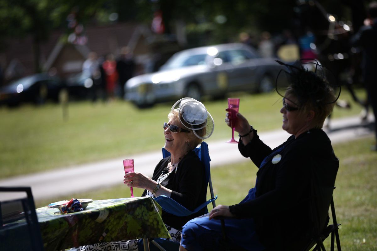 Schimbare după 313 ani! Cursa de cai la care participă familia regală din Marea Britanie renunță la una din tradiții