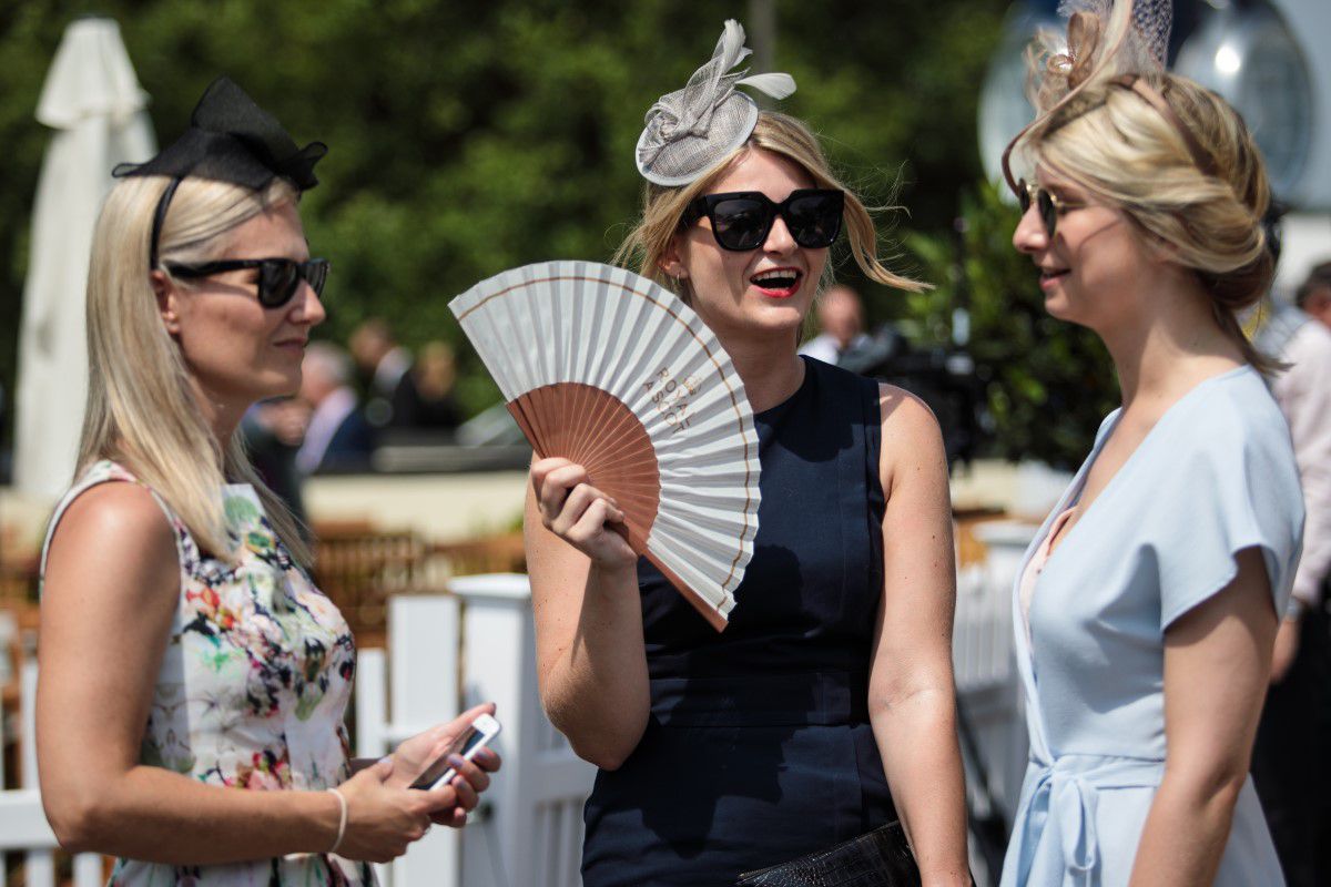 Schimbare după 313 ani! Cursa de cai la care participă familia regală din Marea Britanie renunță la una din tradiții