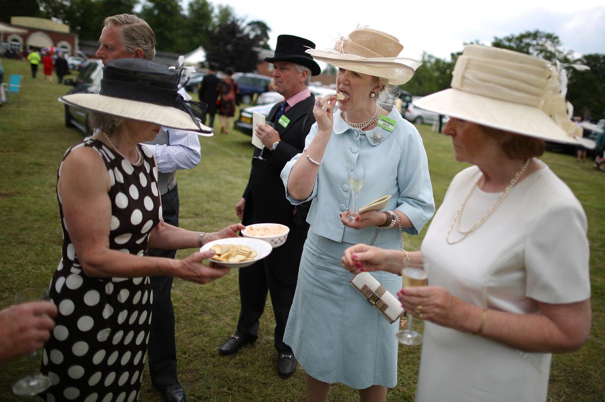 Schimbare după 313 ani! Cursa de cai la care participă familia regală din Marea Britanie renunță la una din tradiții