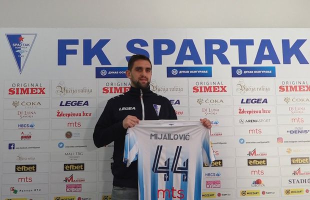 „Țeapă” cu fundașul mult așteptat de Dinamo. Unde a ajuns internaționalul sârb