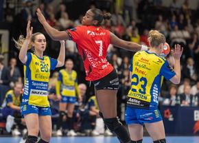 „Șocul Pera” n-a ajutat-o pe Gloria Bistrița! Eșec clar în meciul cu Metz din Liga Campionilor