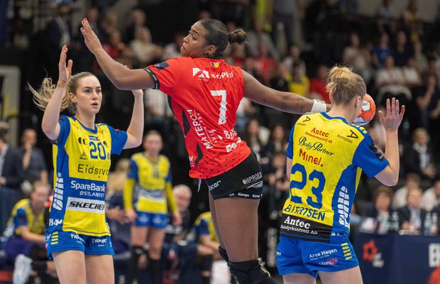 „Șocul Pera” n-a ajutat-o pe Gloria Bistrița! Eșec clar în meciul cu Metz din Liga Campionilor