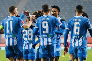 Probleme mari pentru un jucător al Craiovei la meciul cu Oțelul: „A vomitat la pauză. Nu știu ce s-a întâmplat cu el”